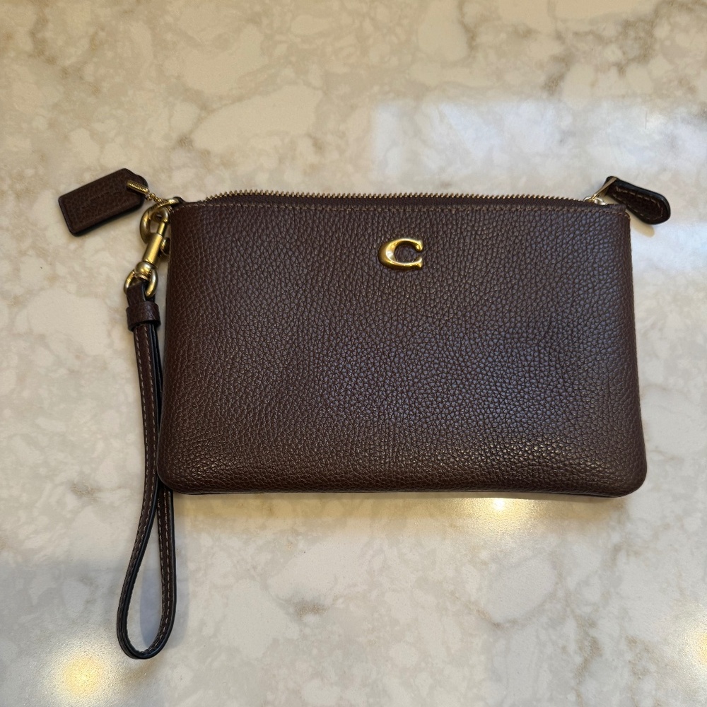 Coach Essential Small Wristlet